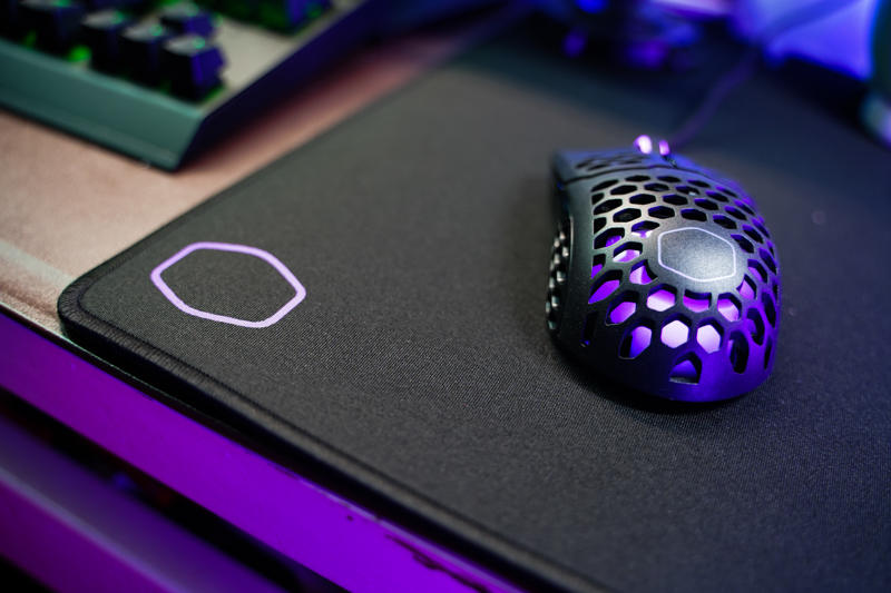 酷冷至尊mm711鼠标测评,酷冷至尊mp511鼠标垫