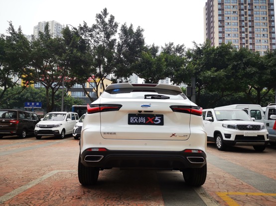 欧尚x5锋芒白车漆,长安欧尚x5plus补漆笔锋芒白色