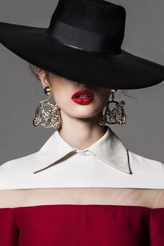 今年秋冬流行红色什么款式,红色单品春节如何穿出惊艳感