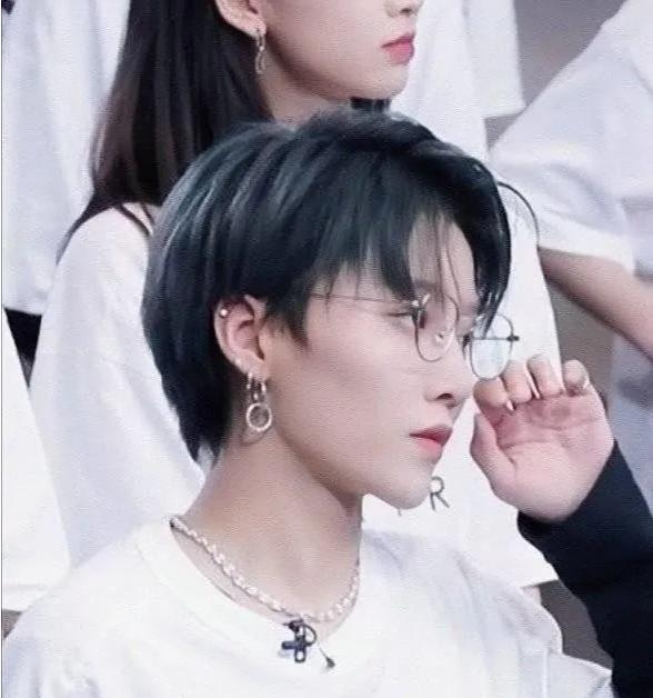 蔡徐坤要超越tfboys有可能吗,蔡徐坤能吊打tfboys么