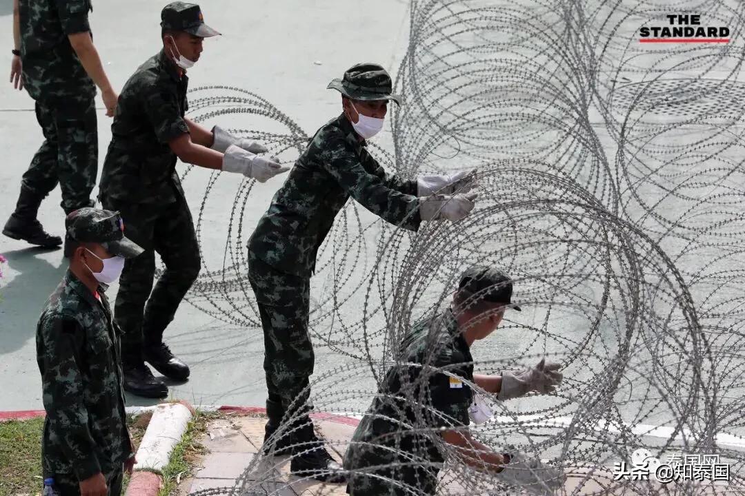 泰国还挺得住吗？*行游**大军直逼十世王皇家护卫队！