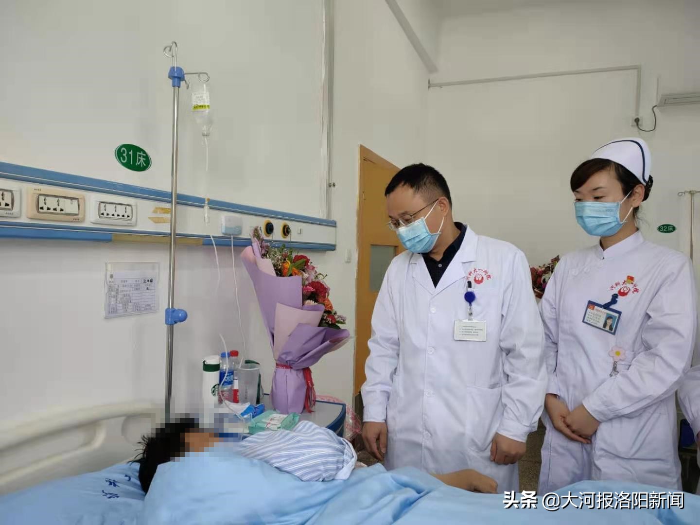 干活搬重物腰椎滑脱,青年男子突发双腿无力视频