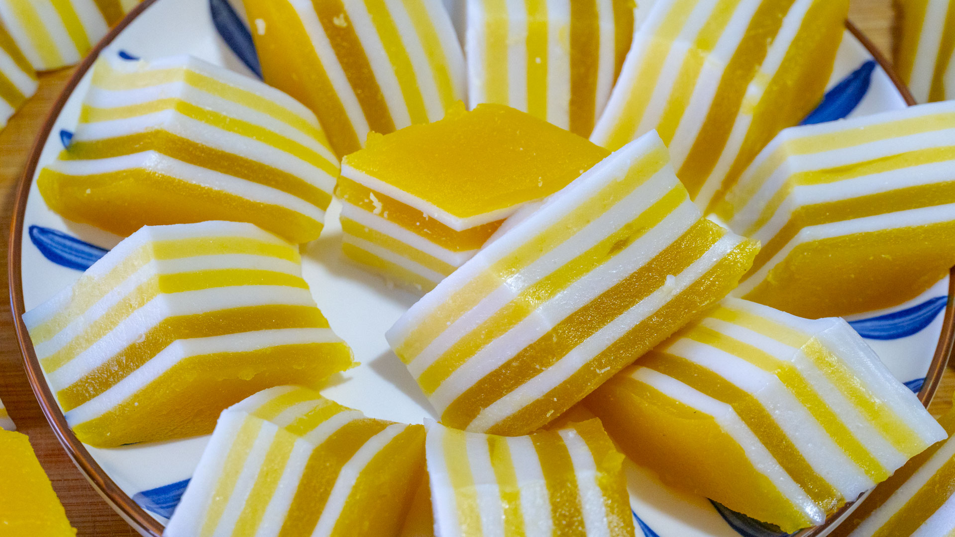 各种各样的千层马蹄糕,千层马蹄糕熟浆不够稠