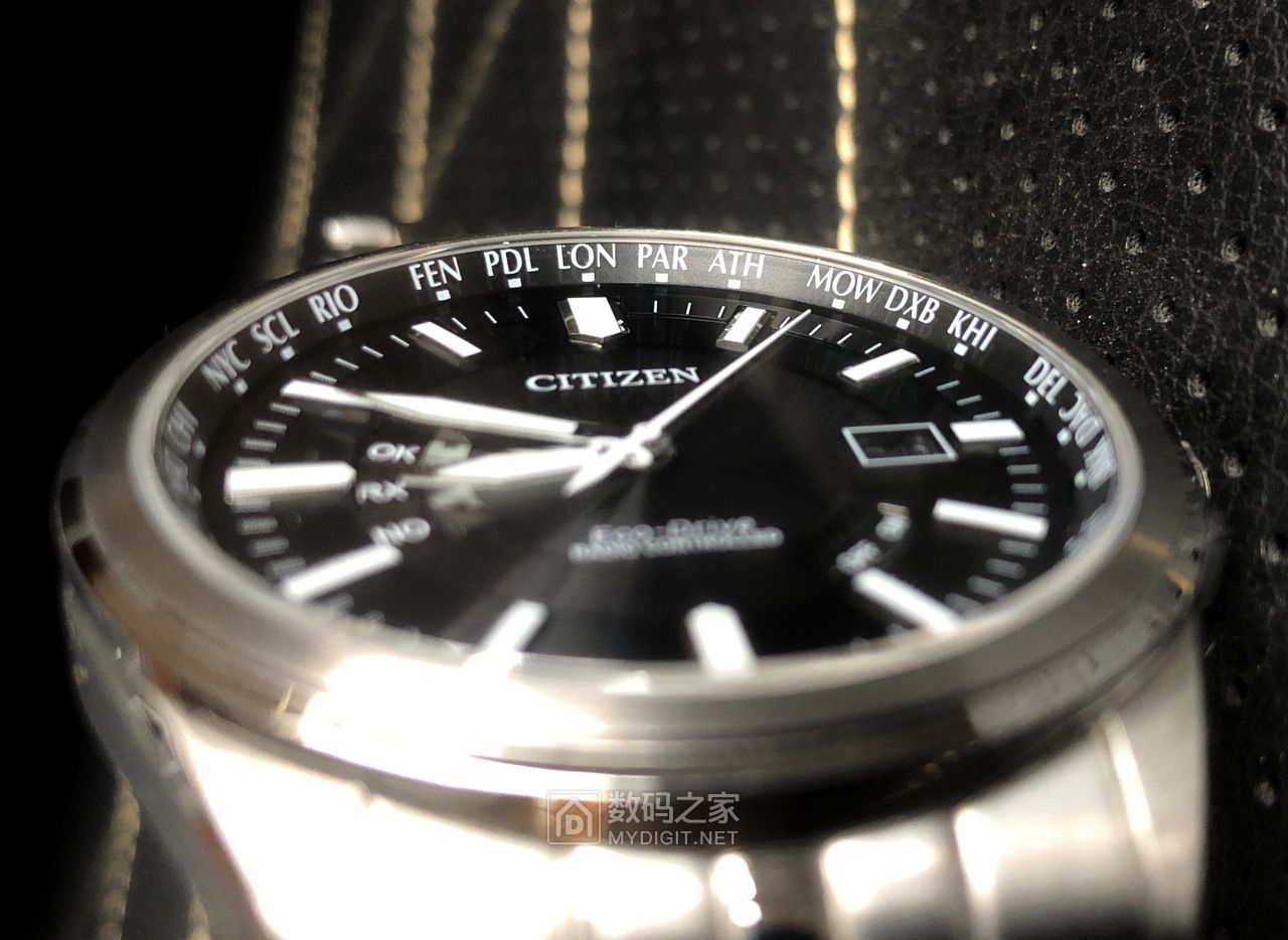 西铁城光动能手表h145开后盖,西铁城光动能手表黑盘视频评测