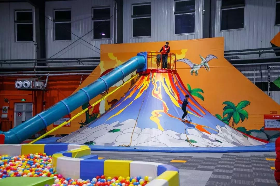 让全家老少玩上瘾的巨型嗨玩基地，1周年店庆活动炸翻全场！