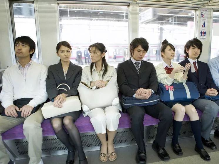 年轻人日本打工不愿回国,日本年轻人不愿出国