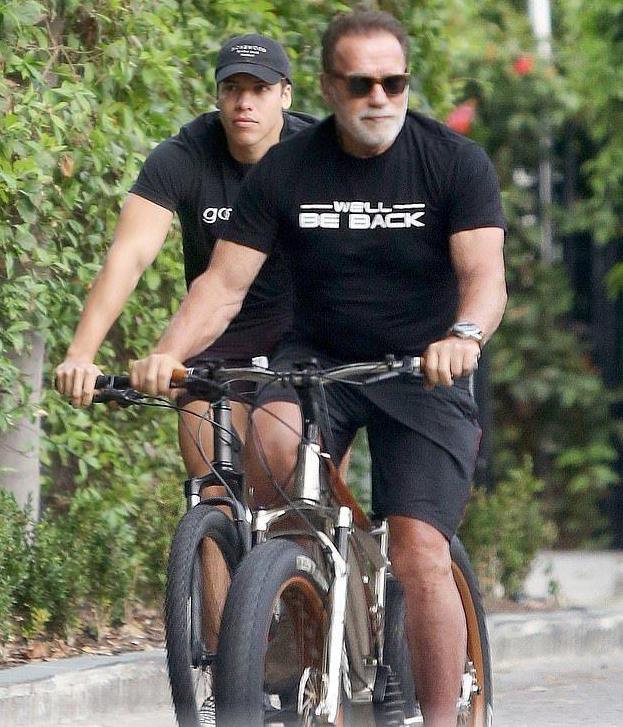 24岁男子健身险成秃头,24岁小伙疯狂健身后秃头