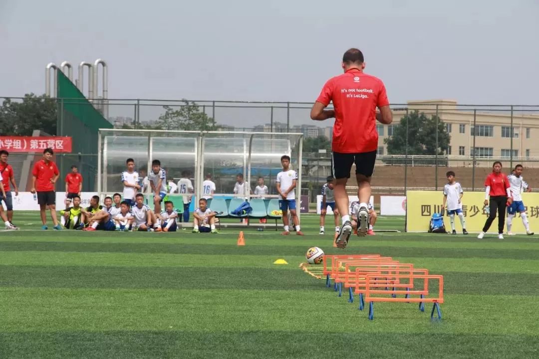 2019熊猫夏令营活动参与,2020全国青少年足球夏令营直播