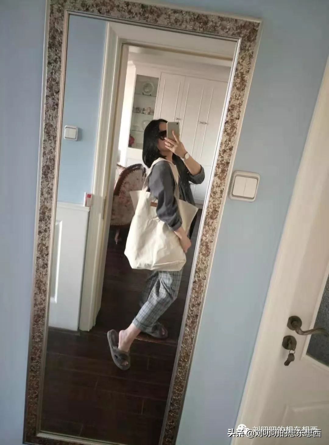 白t穿搭高级感西装,今年超级火的白t加西装外套