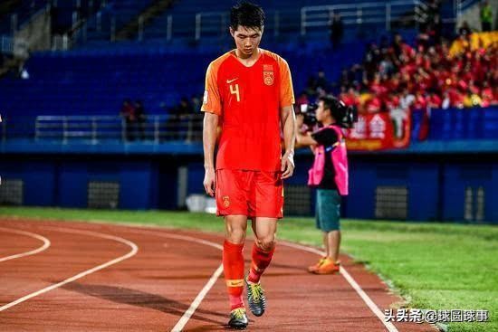 啥水平国奥3次停球失误,中国国奥vs乌兹别克斯坦角球