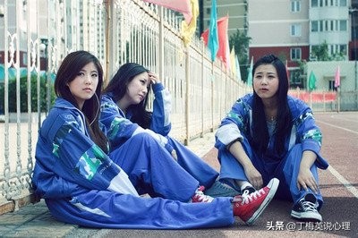 青春期孩子不玩手机玩什么,青春期的孩子不出门