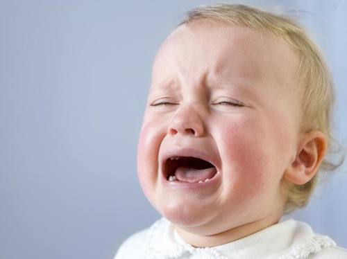 孩子刚上幼儿园哭闹该怎么办,孩子幼儿园上学哭闹怎么引导