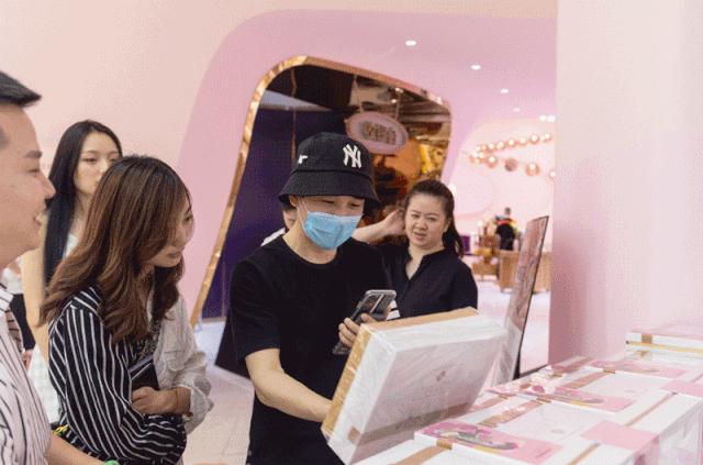 23位美妆达人溯源花之城 邂逅婕珞芙百年品牌魅力