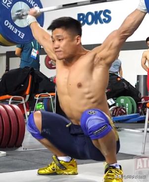 下蹲时膝盖要不要超出脚面,下蹲膝盖不能超过脚尖