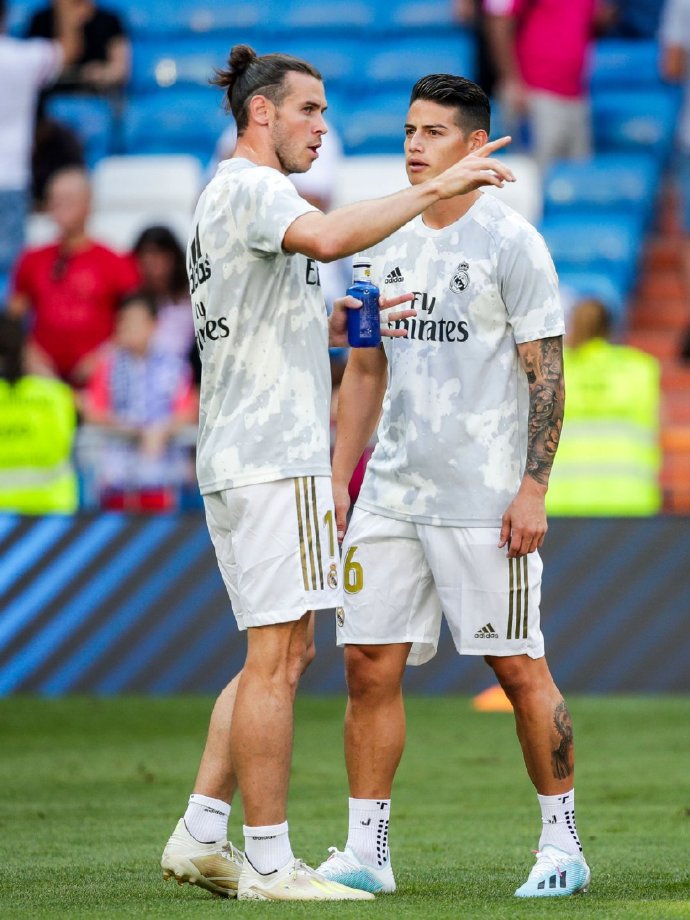 齐祖西甲最难的一次,齐祖巴萨夺冠阵型