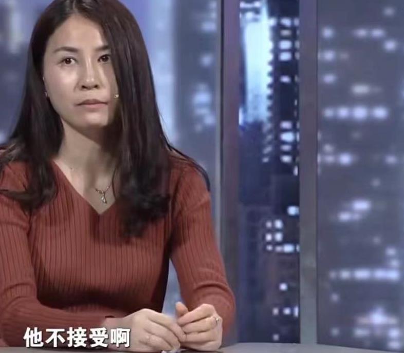 漂亮老婆爱上唱歌,老公用3个方法挽救婚姻,网友:男子情商高