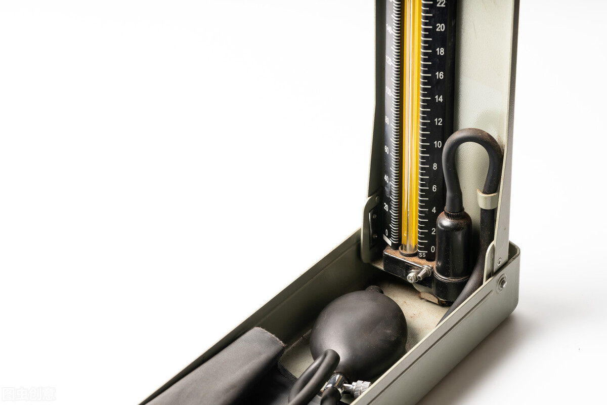 电子血压计的正确使用方法视频,欧姆龙电子血压计的正确使用方法