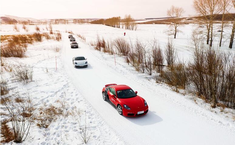 保时捷911turbos漂移,保时捷panamera雪地模式怎么开