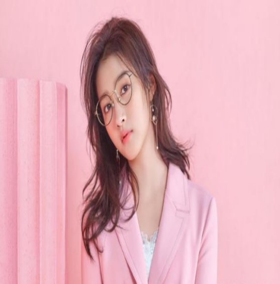 她是清朝后人却从不接清宫戏,她是爱新觉罗家族后裔