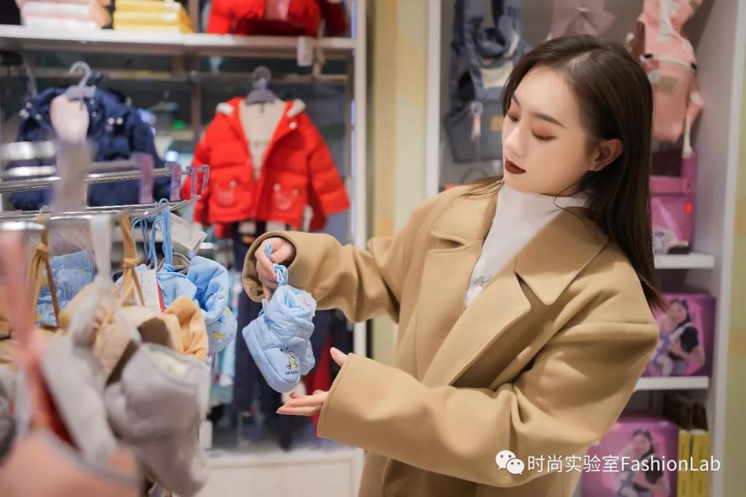 送对年终礼物是当代青年的社交核*器武**