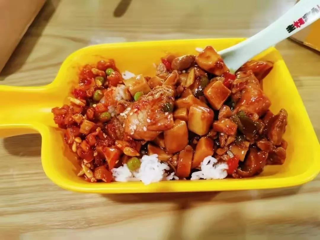 爸妈,我在学校挺好的!武昌理工学院大一新生的“回信”