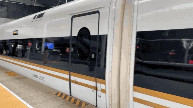 香港旅游自由行全攻略,香港旅游攻略吃什么