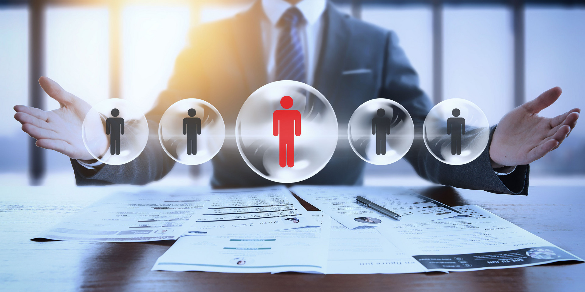 假如你遇上河南的暴雨，你会上班吗？应聘者回答风雨无阻的被淘汰