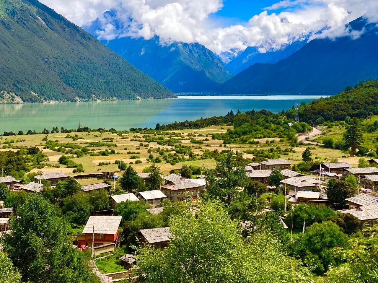 中国唯一不收费的高速公路,中国旅游风景最好的四条高速