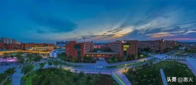 河北文化传媒学校是什么学校,河北传媒学院校园环境