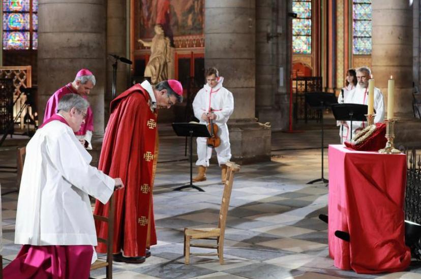 巴黎圣母院大火之后的历程,巴黎圣母院大火以及重建工作