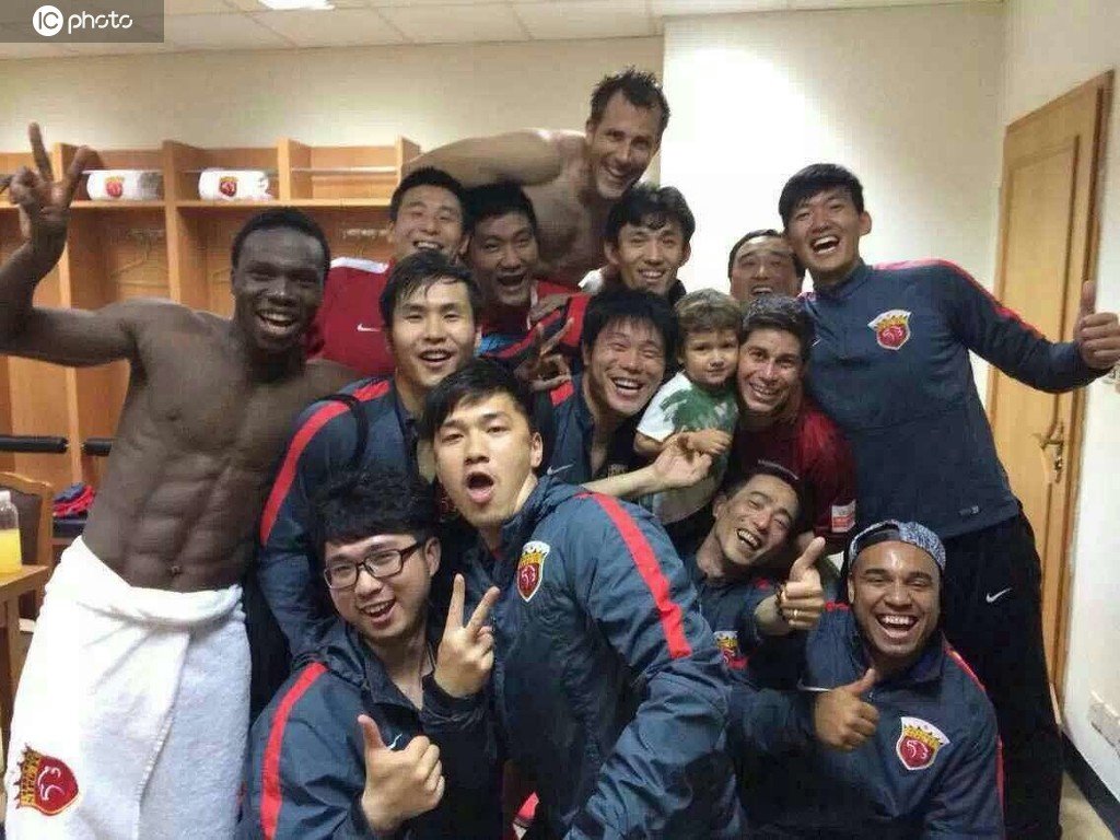 中国球员并非全是白斩鸡魔鬼筋肉人中超也有C罗式身材