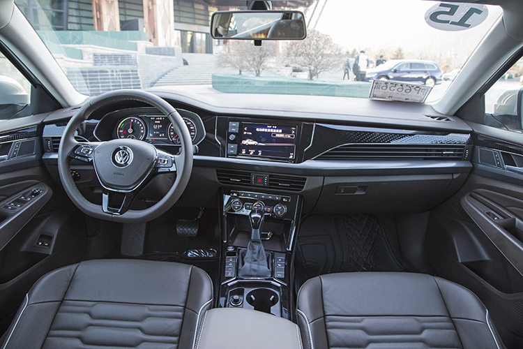 大众新能源制动系统报警,上汽大众油电混合帕萨特试驾