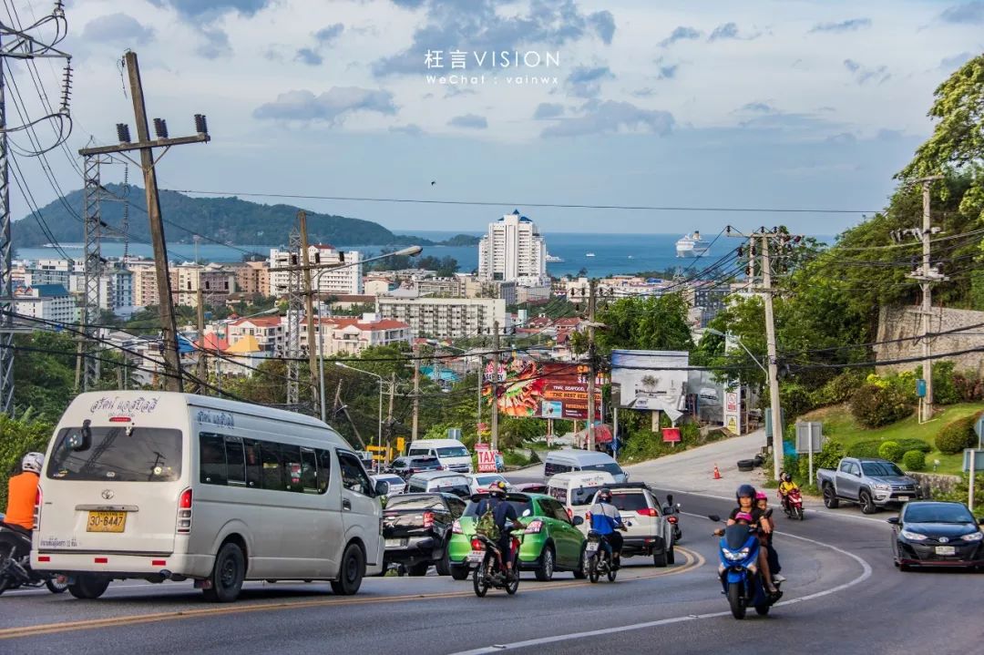 繁华熙攘，从海滩到山路的芭东（Patong）风情
