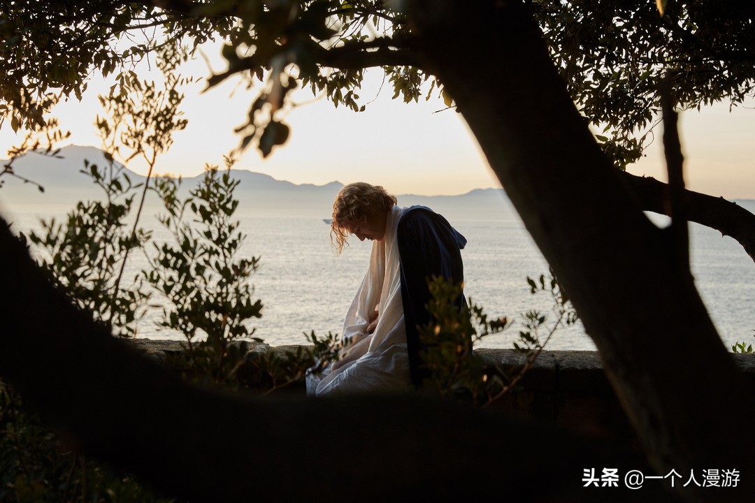 一代文豪为爱身败名裂，电影《快乐王子》讲述王尔德最后的日子