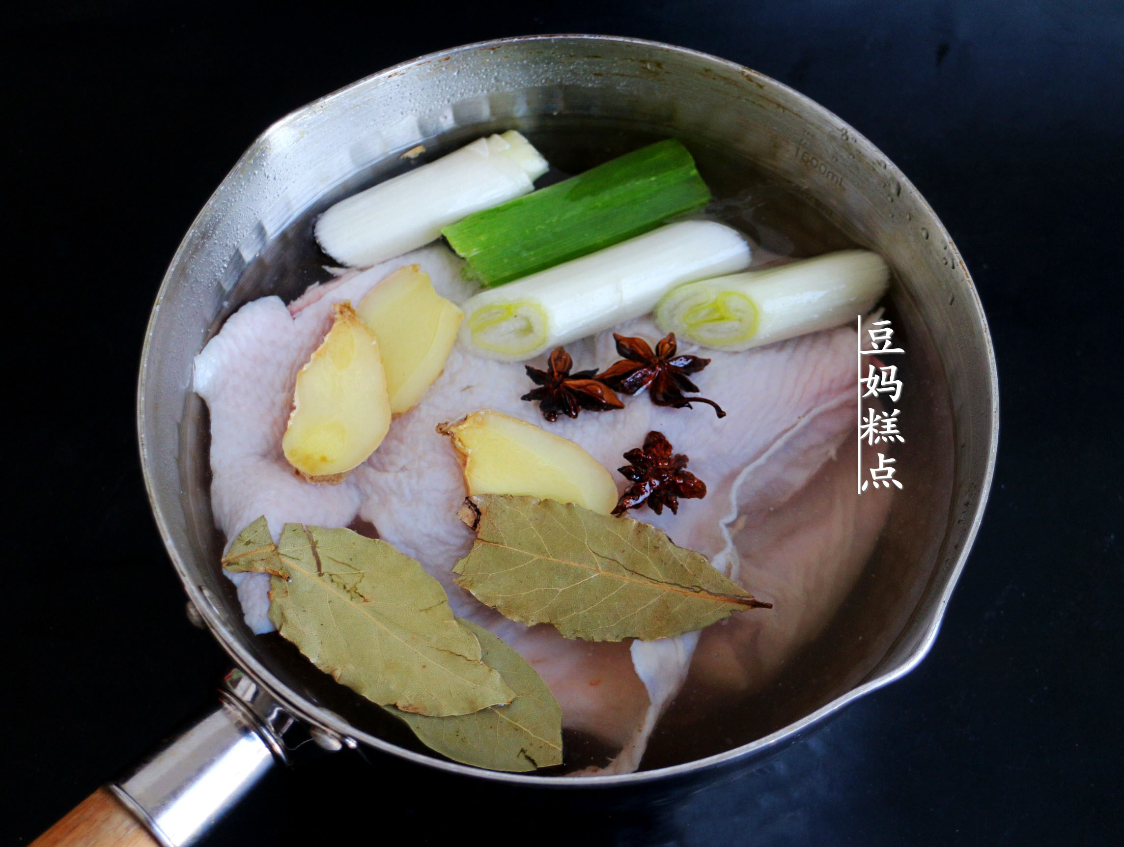 大盘鸡怎么做,大年三十鸡怎么吃好呢