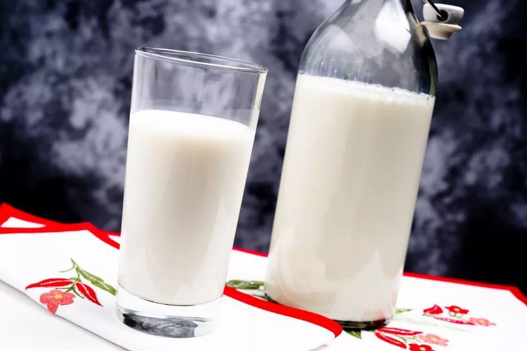 早晨喝牛奶的好处和坏处,早晨喝牛奶的五大禁忌