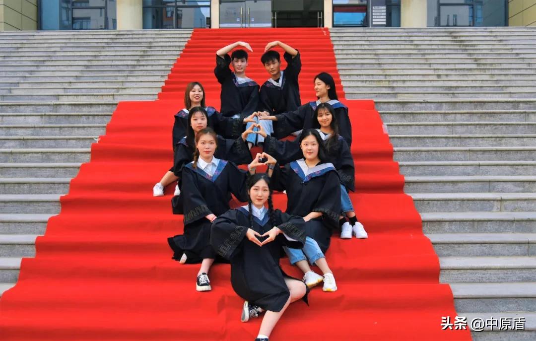 大片来袭！河南各高校凹造型毕业照绝对惊艳到你