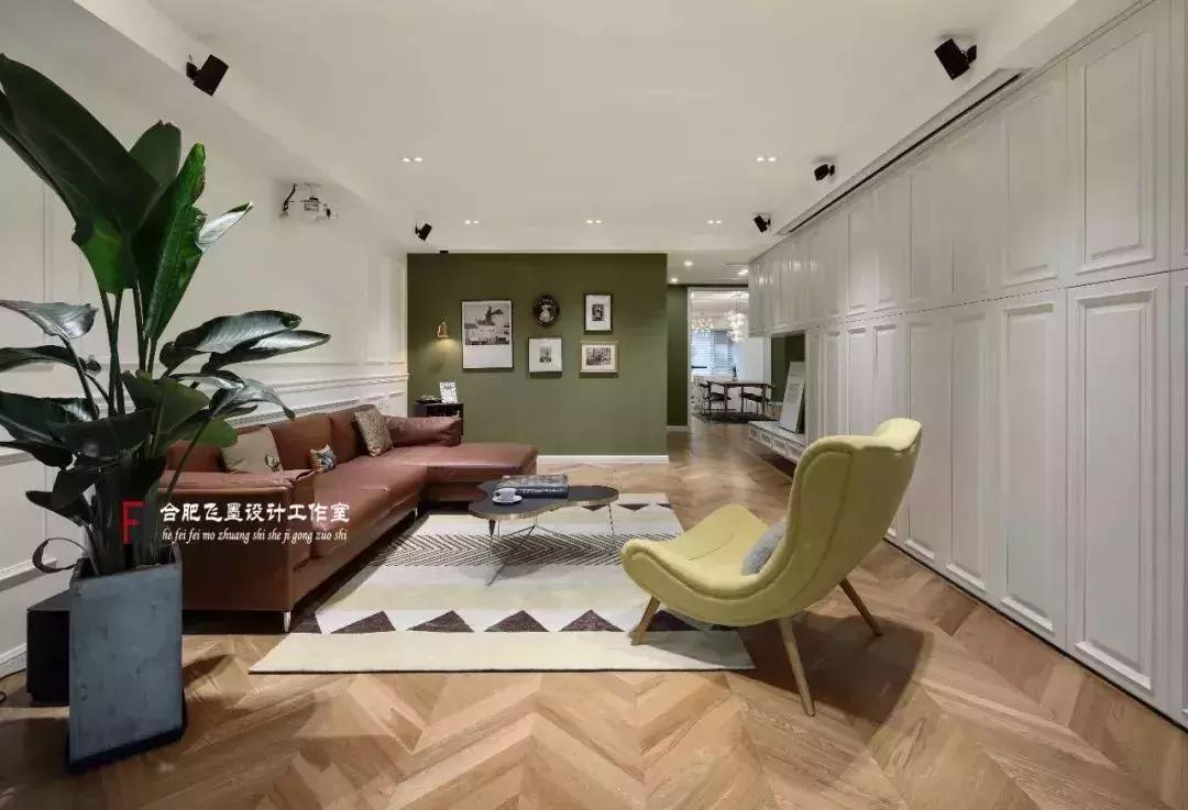 电视背景墙平面好看还是悬挂好看,入住后改电视背景墙