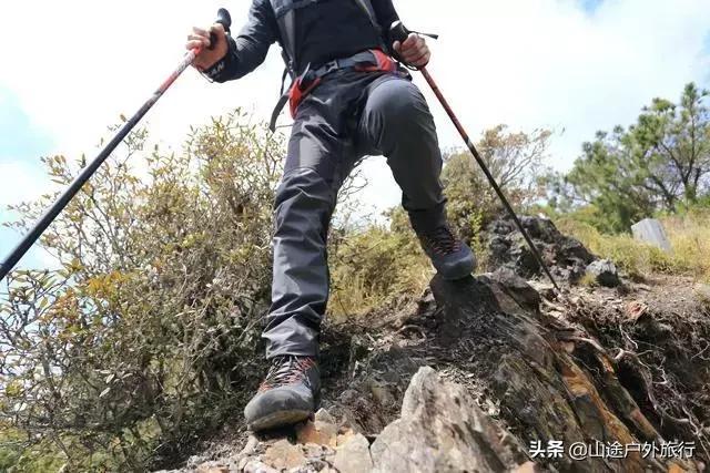 为什么徒步必须穿徒步鞋,户外徒步的基本知识