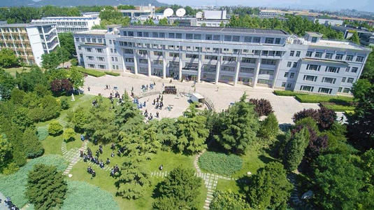 我国这两所大学很神秘，分数不高好捡漏，但是毕业出来能“当官”