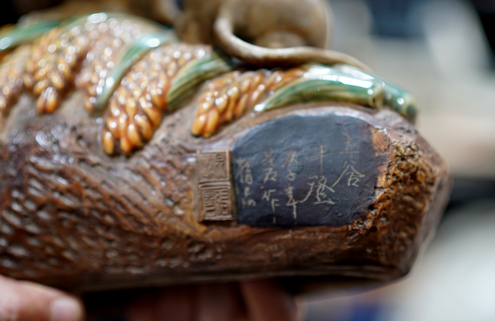 老式铜葫芦烟袋,古玩市场的铜胎掐丝珐琅花瓶