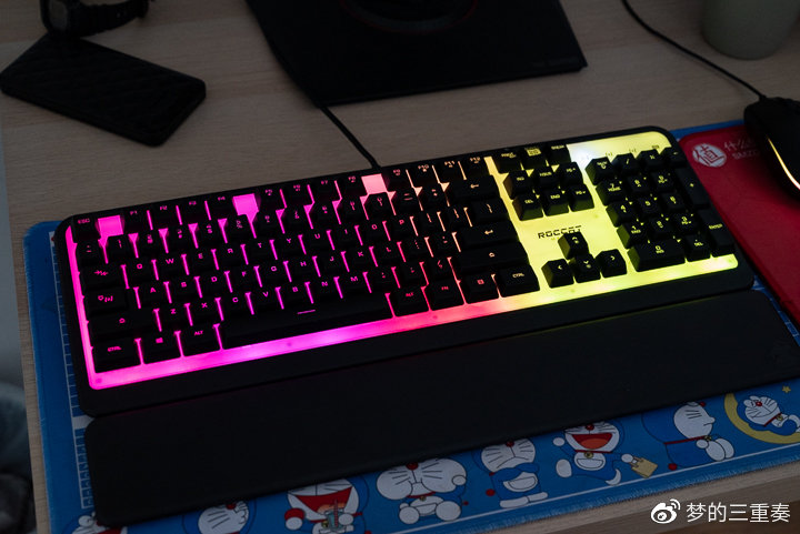 打游戏灯光炫酷的键盘,怎么才能有自己的炫酷桌面