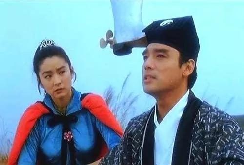 当靴子成为一种*器武**