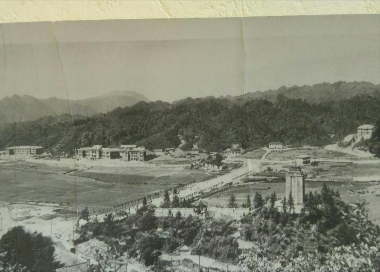 51年毛主席三次怒发批示！亲临秘书墓前痛哭：祖炎啊，我来看你了