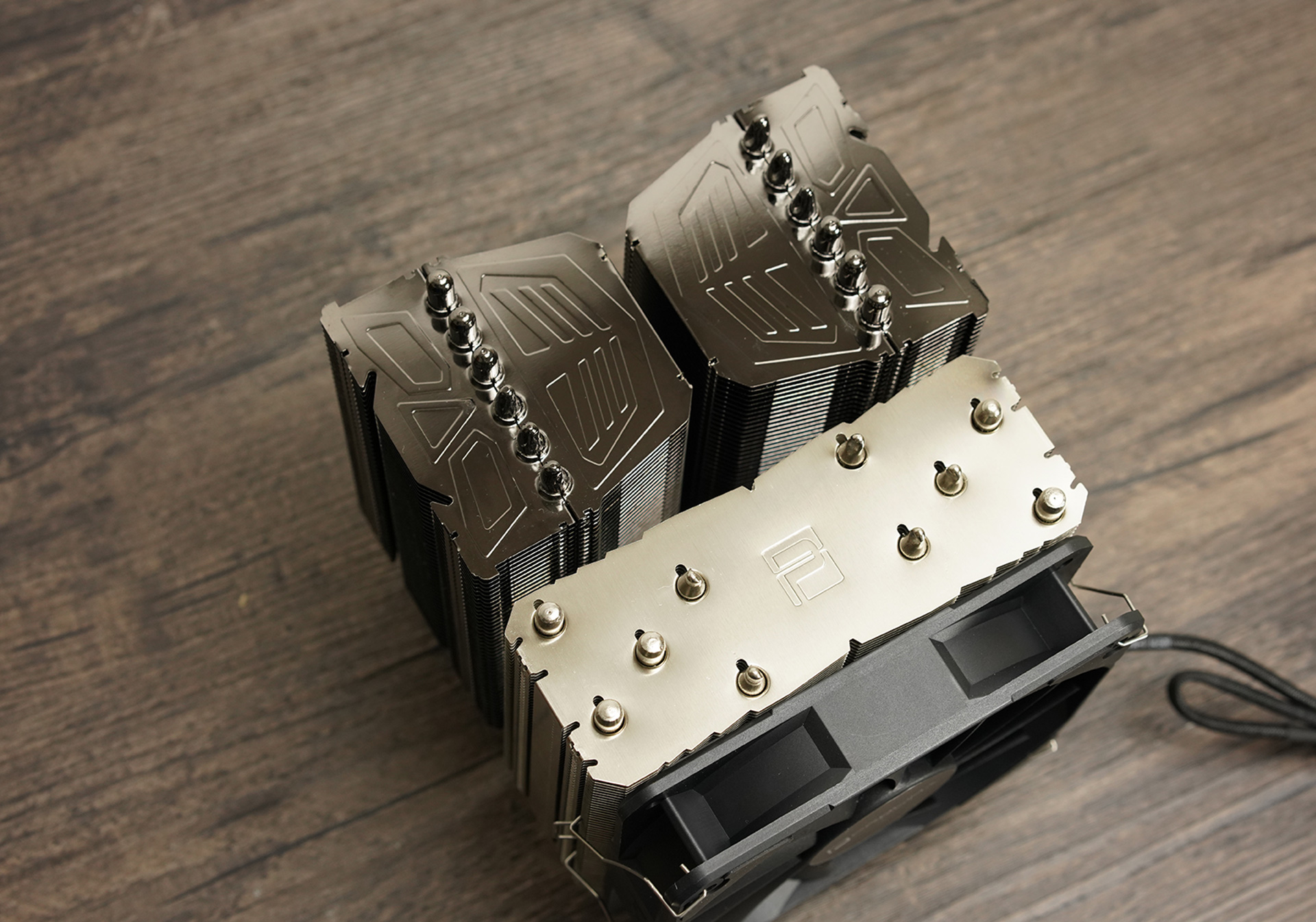 中奖了一个300元的散热却去装了台万元游戏主机？