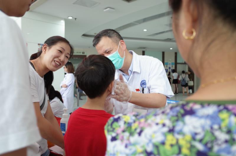 宝宝六岁了乳牙龋病,五岁孩子乳牙龋齿严重