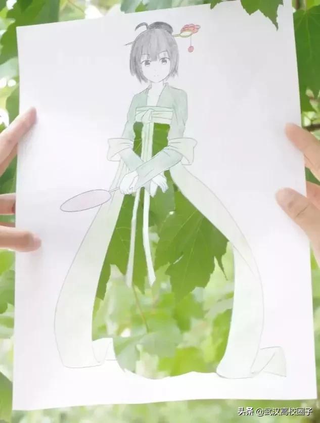 全武汉只有这所大学校门上跑火车，以前嫌弃现在却又舍不得