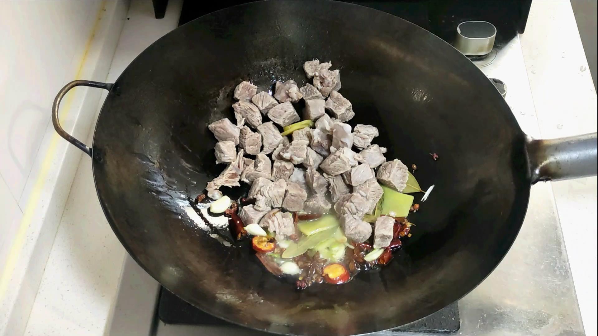 红烧牛肉特别柴怎么补救,牛肉红烧怎么容易烂