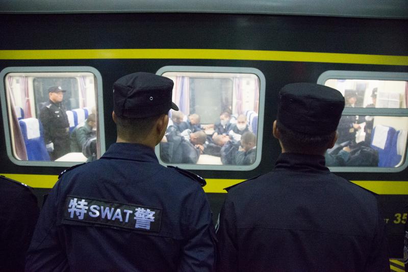 “千里送归路”京城流动监狱23年遣送零事故