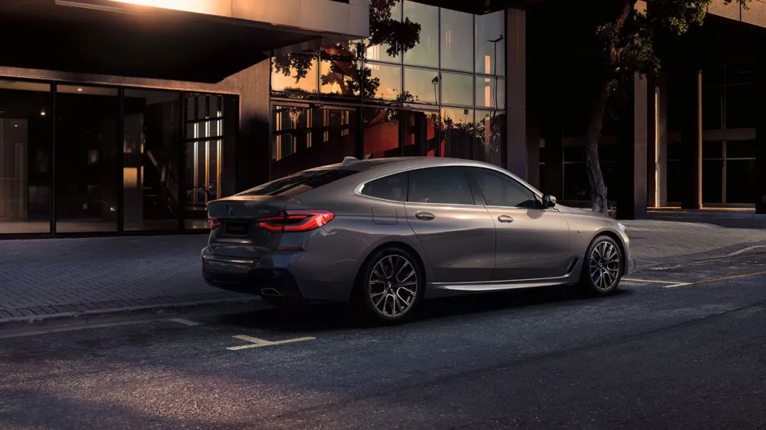 宝马爆款2022新款高端,宝马重磅